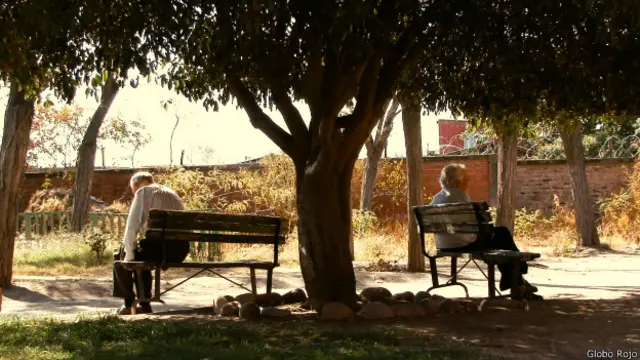 La película ha participado en varios festivales. El British Film Institute la catalogó de "un poema sobre la muerte".