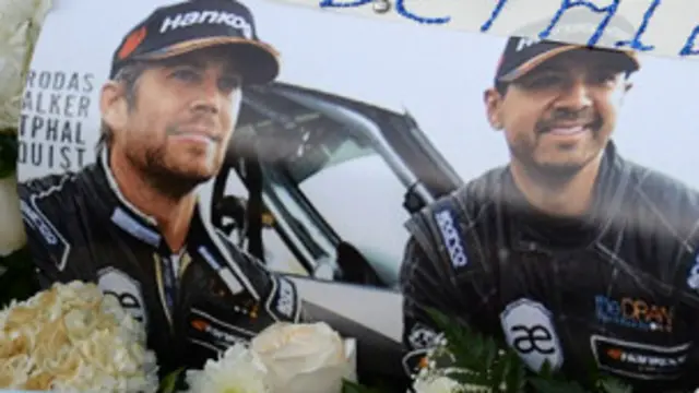 Ofrenda floral a Paul Walker