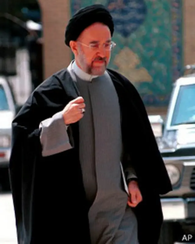 دولت خاتمی بخشی از پرونده قتلهای زنجیرهای را در جامعه مطرح کرد