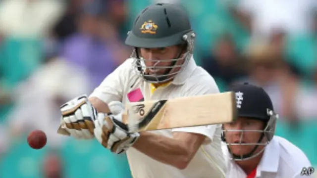 آسٹریلیا کو انگلینڈ کے خللاف مجموعی طور پر 311 رنز کی سبقت حاصل ہے اور دوسری اننگز میں اس کی چھ وکٹیں باقی ہیں