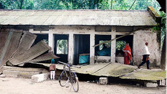 হামলার শিকার হয়েছে শতাধিক স্কুল