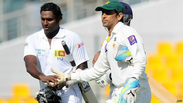 میتھیوز کی سنچری شراکتوں نے سری لنکا کو شکست کے خطرے سے آزاد کر دیا