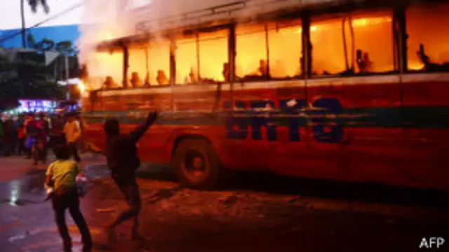 عانى الإقتصاد البنغلاديشي خسائر كبرى نتيجة هذه الإضطرابات.