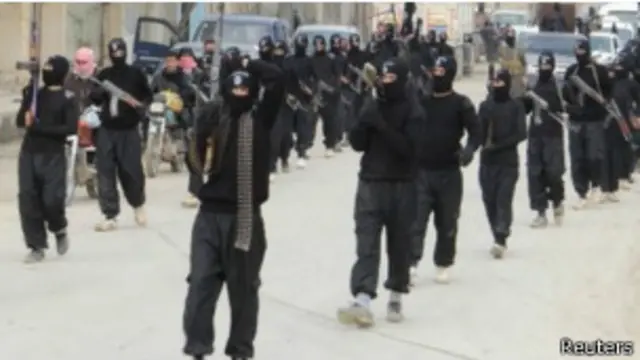 رقہ شہر میں عراق اور لیونٹ میں اسلامی امارات نامی گروہ کے ہیڈکواٹر پر حملہ ہوا ہے