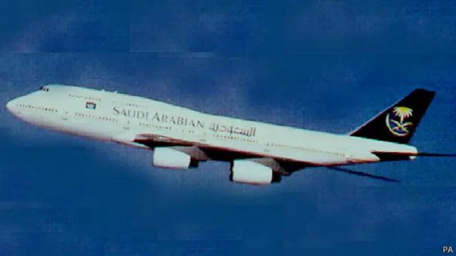 دغه الوتکه د ایران له مشهد ښاره مدینې منورې ته روانه وه، چې له تخنیکي ستونزې سره مخامخ شوه.