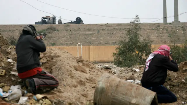 Hombres armados en Faluya