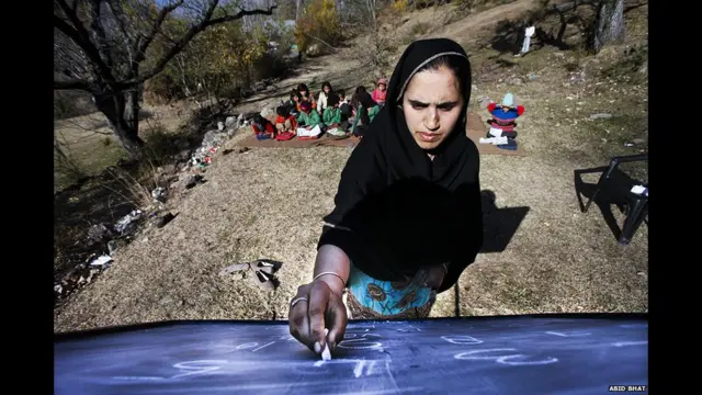 Região reivindicada por Paquistão e Índia é uma das mais militarizadas do mundo; fotógrafo registrou cotidianoroleta de nomes aleatoriossoldados e moradores.