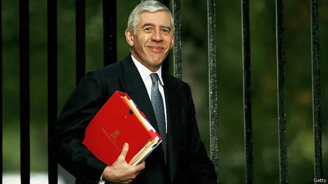 رفع بلحاج دعوى مطالبة بالتعويض ضد الحكومة البريطانية ووزير الخارجية السابق جاك سترو