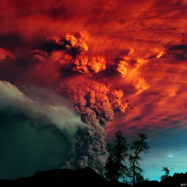 इंडोनेशिया का माउंट सिनाबंग ज्वालामुखी