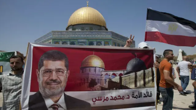 حماس رفضت مؤخرا قرار مصر اعتبار الإخوان جماعة إرهابية، وأكدت تمسكها بعلاقتها بها.