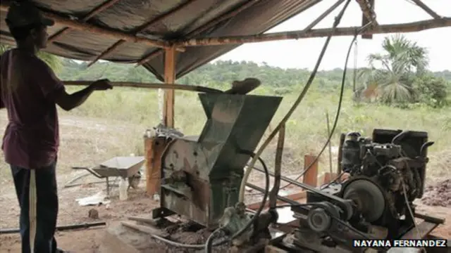 Atividade mineradora (Nayana Fernandez)
