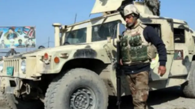 داسې برېښي چې عراقي ځواکونه له فلوجې د وسله والو په شا تمبولو کې پاتې راغلي