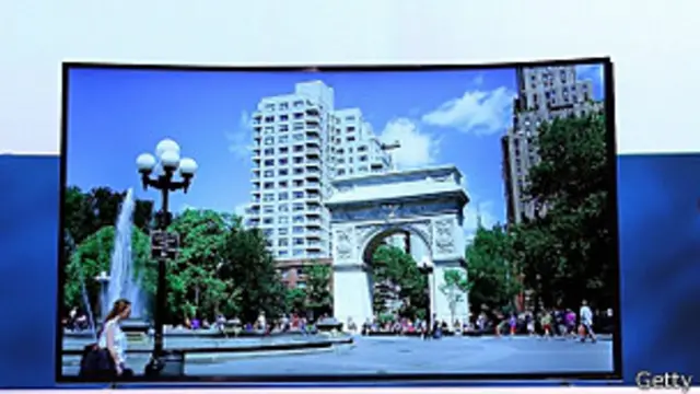 Pantalla flexible de televisión