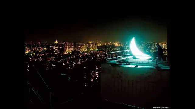 Арт-проект "Частная Луна" Леонида Тишкова