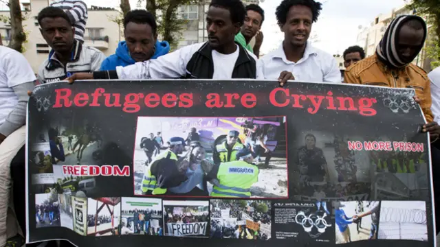 شارك الآلاف في المظاهرات