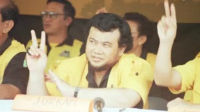 Rhoma Irama pernah menjadi juru kampanye Partai Golkar di masa Orde Baru.