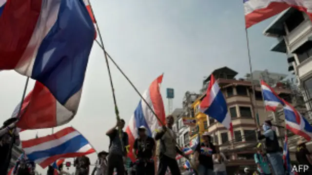 ထိုင်း အိမ်စောင့်အစိုးရကို ဆန္ဒပြကြသူများ