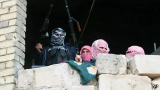 د تېرې اوونۍ په پائ کې د القاعده شبکې غړو او د هغوی سیمه ییزو پلویانو د فلوجه کنترول خپل کړ. 