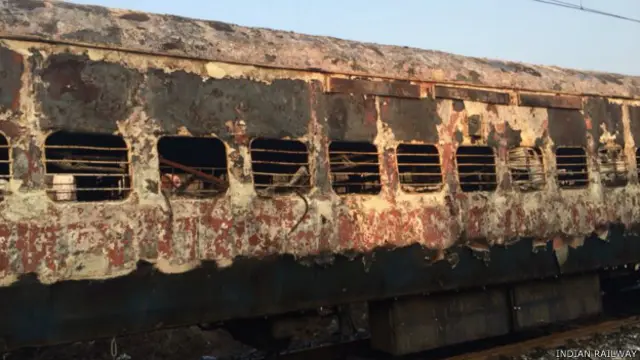 ट्रेन में आग