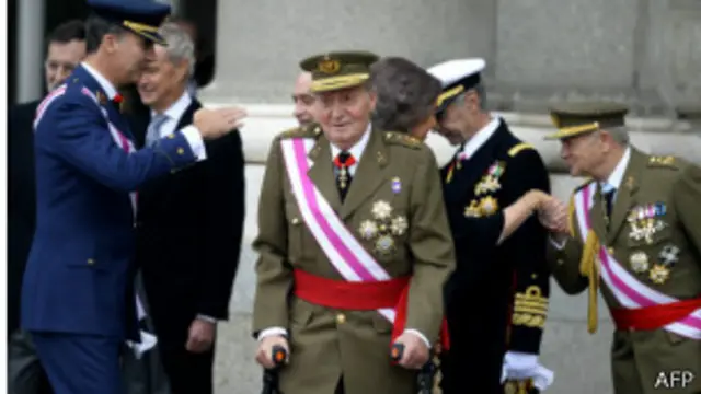 تتناول الصحافة الإسبانية أخبارًا عن علامات الشيخوخة التي بدأت تظهر على ملك إسبانيا