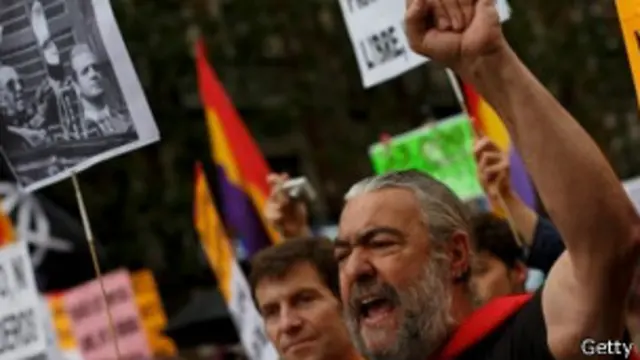 أثبت استطلاع رأي أن ثلثي المشاركين يحبون الأمير فيليب ولي العهد الإسباني