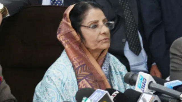 সংবাদ সম্মেলনে বক্তব্য রাখছেন রওশন এরশাদ।