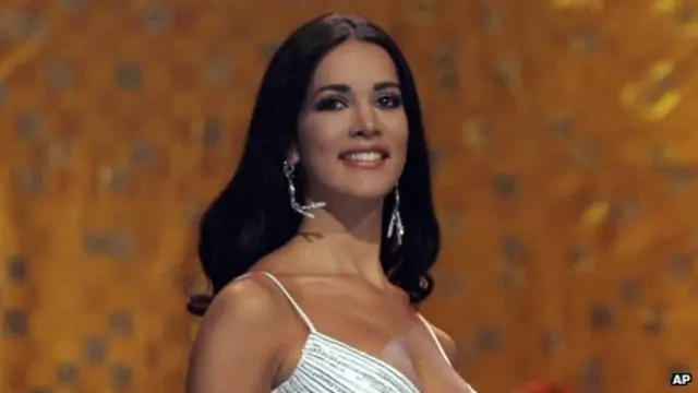 توجت سبير ملكة لجمال فنزويلا عام 2004