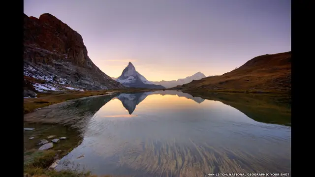 Imagens registram cidades, lagos, florestas e habitats de animais iluminados pela luz especial do nascer e do pôr do astro-rei.