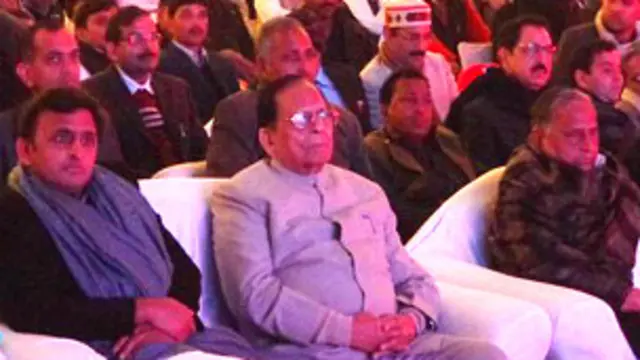 सैफ़ई महोत्सव को लेकर अखिलेश सरकार को कड़ी आलोचना झेलनी पड़ी थी