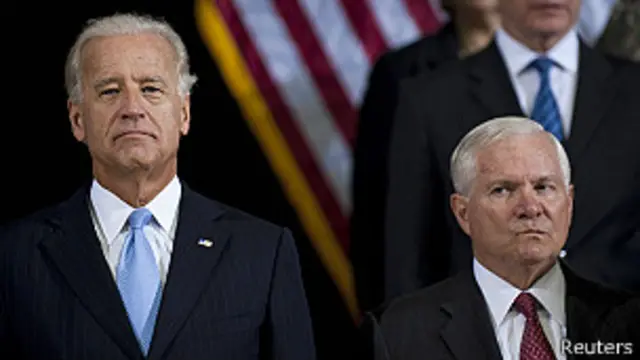 Joe Biden y Robert Gates