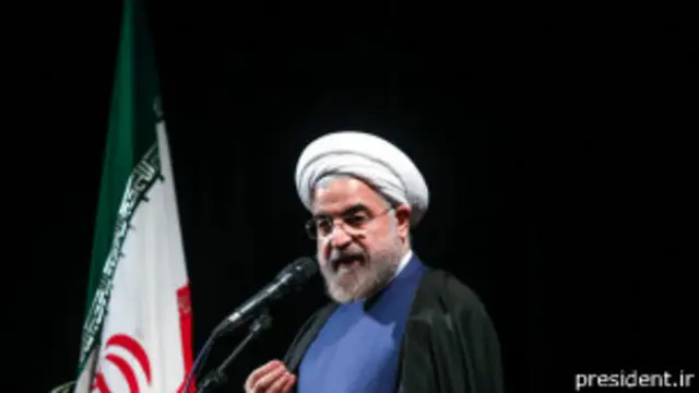 آقای روحانی با طعنه به دولتمردان پیشین در باره دور زدن تحریم ها گفته که نفهمیدیم چه کسی این وسط دور زده شد؟