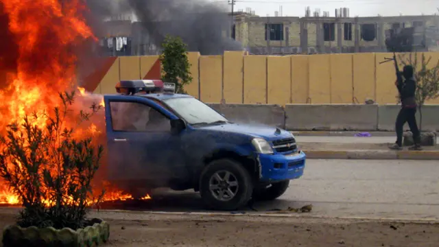 تقول هيومان رايتس ووتش إن عددا من الاسر الفارة من القتال لجأت الى محافظة كربلاء والى اقليم كردستان العراق