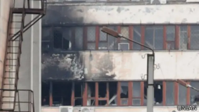 Пожар начался около 11:30 в среду