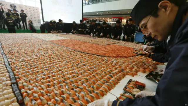 एक तरह के जापानी भोजन 'सूशी' से पच्चीकारी