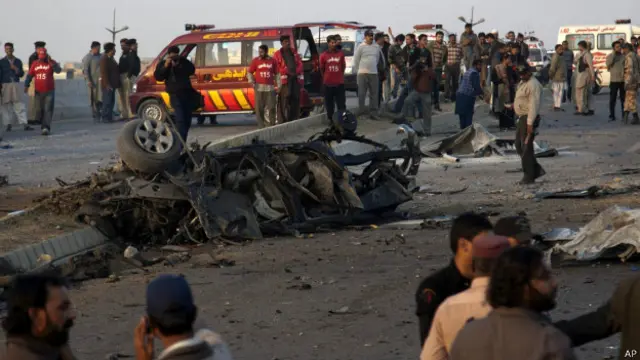 حملے میں چوہدری اسلم کی گاڑی مکمل طور پر تباہ ہوگئی