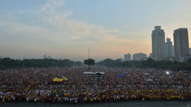 Misa ratusan ribu umat Katolik