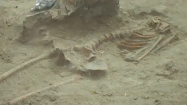 තිරුකේතීස්වරම් සමුහ මිනී වලේ කැනීම්