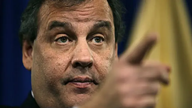 Chris Christie, le gouverneur de l'Etat américain de Jersey, est pour l'isolement des agents de santé ayant eu des contacts avec ceux qui sont infectés par le virus Ebola. 