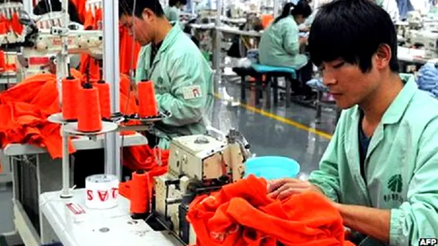 चीन के आर्थिक विकास में विनिर्माण और निर्यात क्षेत्र प्रमुख कारक हैं.