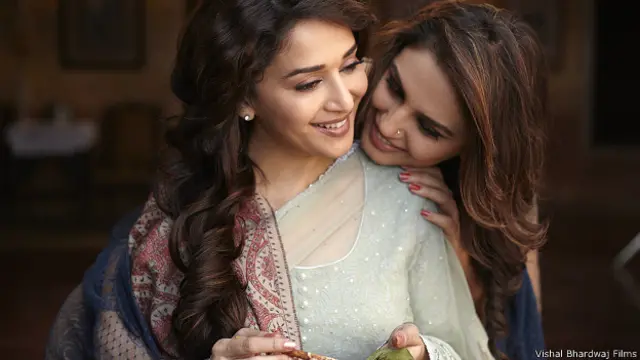 ڈیڑھ عشقیہ میں مادھوری دیکشت اور ہما قریشی نے اہم کردار نبھائے ہیں