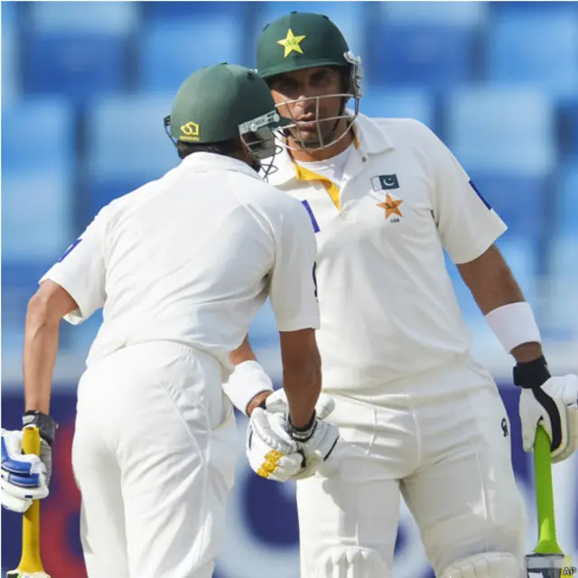 پاکستان کرکٹ ٹیم کے کپتان مصباح نے ٹیسٹ کرکٹ میں اپنے تین ہزار رنز مکمل کر لیے ہیں۔