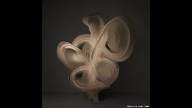 شنیچی مارویاما اکثر ایسے فن پارے تیار کرتے ہیں جن میں وقت اور خلا معلق ہوں۔