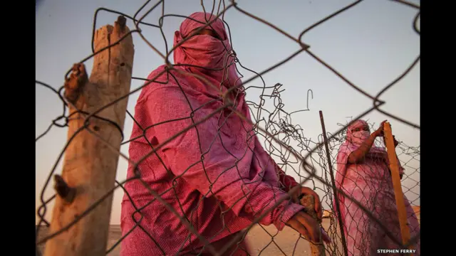 Refugiados saharauis cerca del Sahara Occidental. Foto: Stephen Ferry