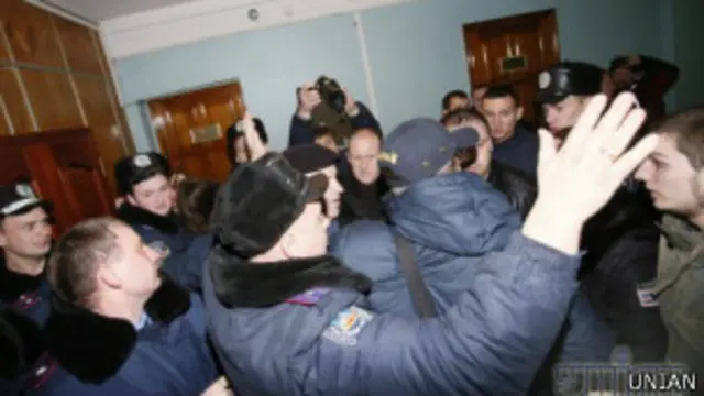 Штовханина у суді