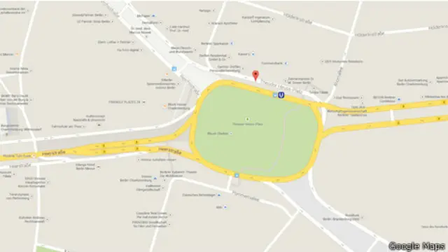 Plaza Adolf Hitler, Google