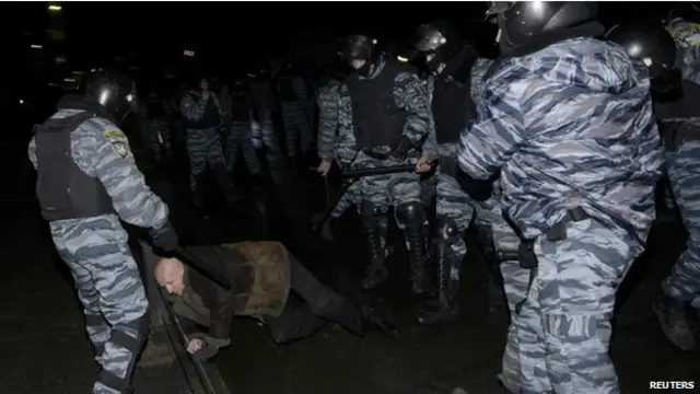 Столкновение демонстрантов с полицией в Киеве 10 января 2014 года