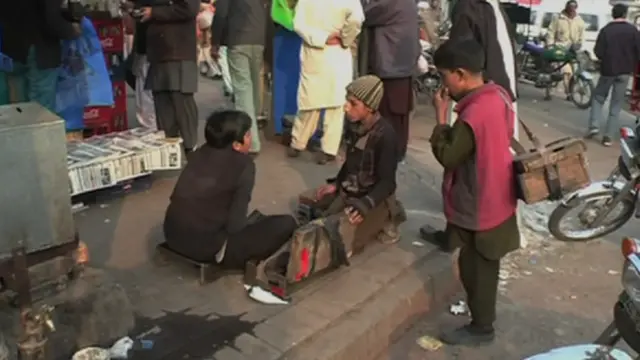 بچوں کی تحفظ کے لیے جو قوانین موجود ہیں ان پر عمل درآمد نہیں کرایا جا رہا کیونکہ کام کرنے والے بچوں کی نگرانی کے لیے کوئی انتظامی ڈھانچہ موجود نہیں ہے: سپارک کے نمائندے سجاد چیمہ