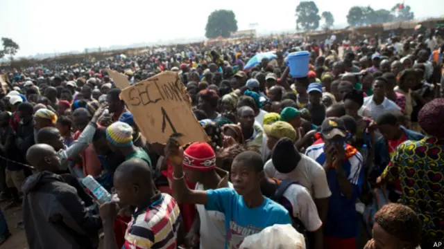 Makubaliano ya amani baina ya Seleka na Anti Balaka yatiwa sahihi Nairobi.