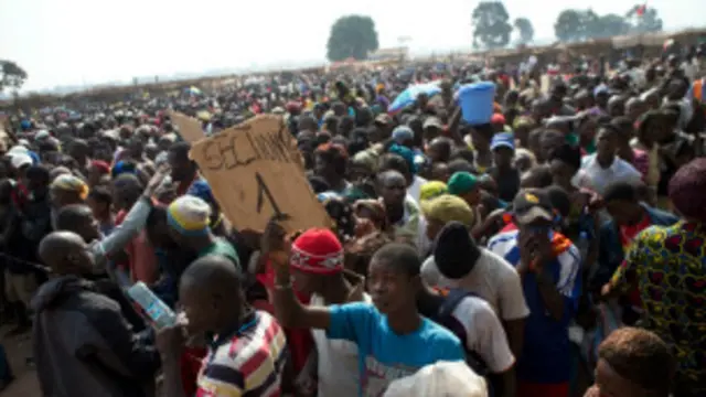 أدى القتال الطائفي في أفريقيا الوسطى إلى تضرر آلاف المدنيين.