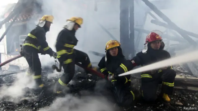 Пожар в тибетском городе Дукэцзун